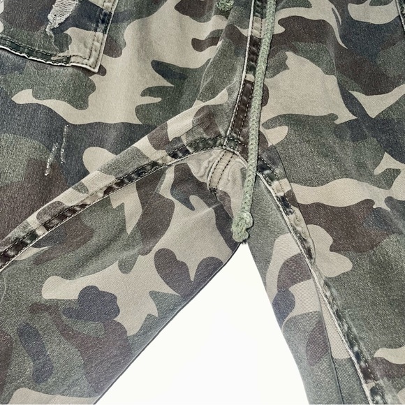 📌SOLD📌 Cato | Stretchy Camo Cargo Pants - Picture 4 of 7